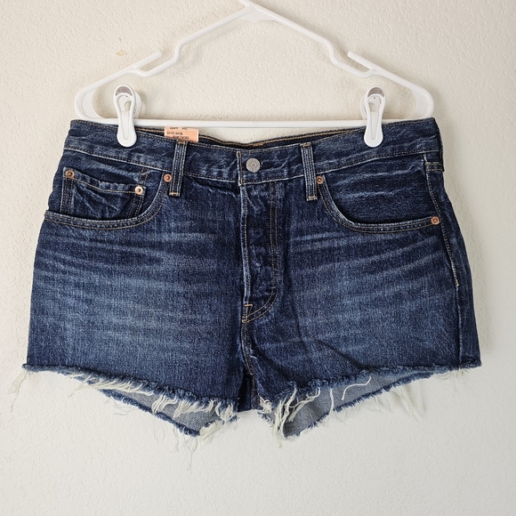 NWT Levi’s 501 Button Fly Denim Shorts High Rise Distressed Dark Wash Size 30 - Picture 2 of 12
